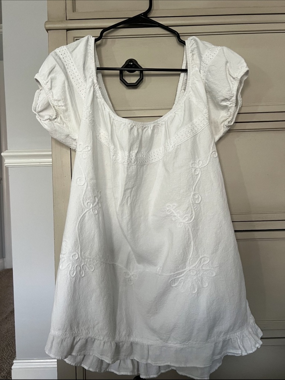 White Embroidered Puff-Sleeve Women's Top